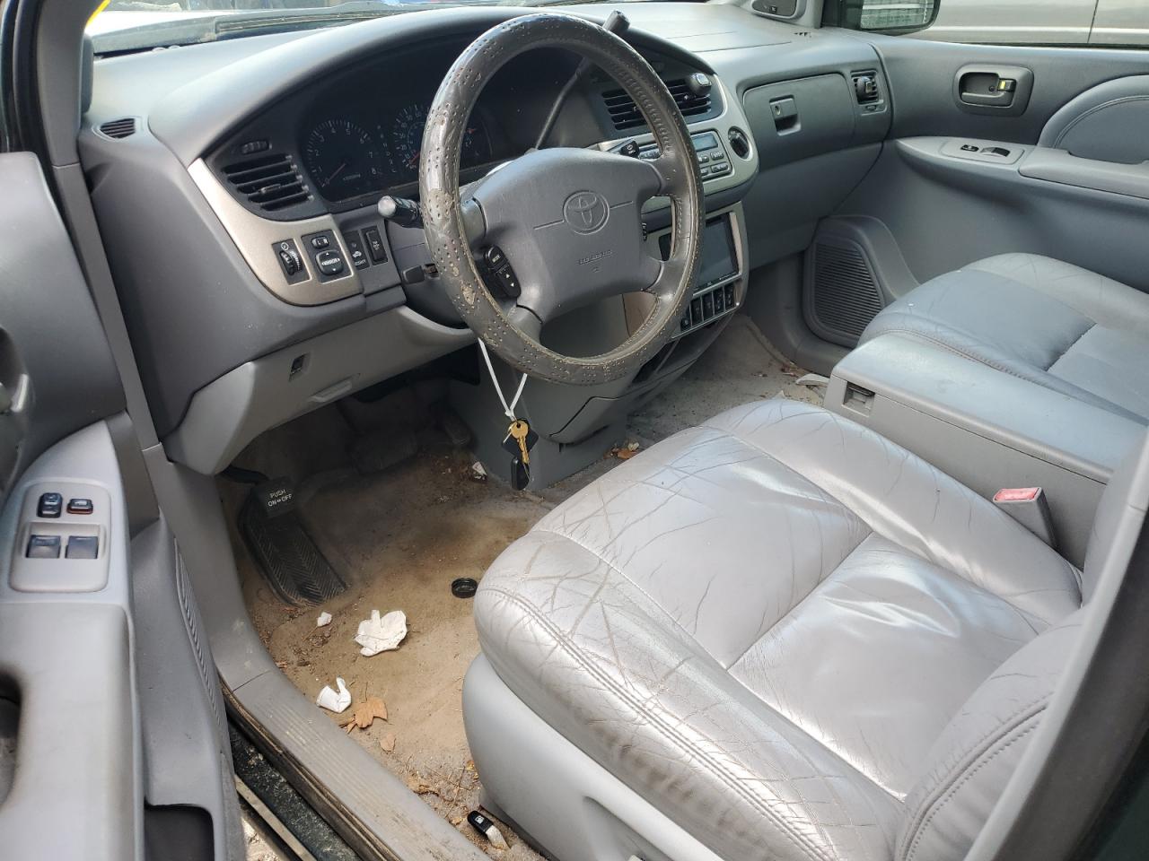 4T3ZF13C82U428009 2002 Toyota Sienna Le