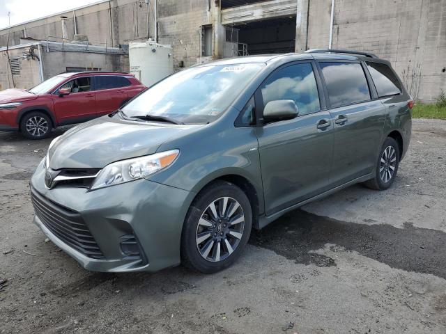 Lot #2535396876 2018 TOYOTA SIENNA LE salvage car