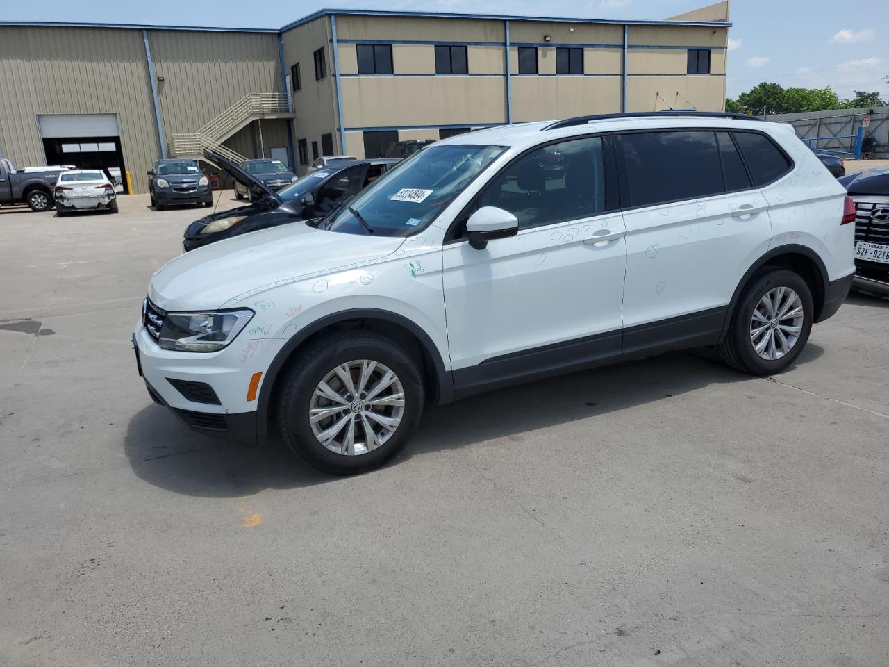 3VV0B7AX6KM123267 2019 Volkswagen Tiguan S