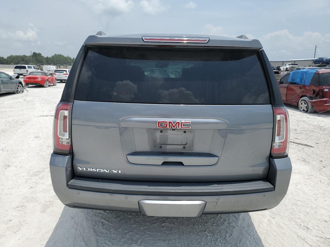 1GKS1JKC1KR113123 2019 GMC Yukon Xl C1500 Slt