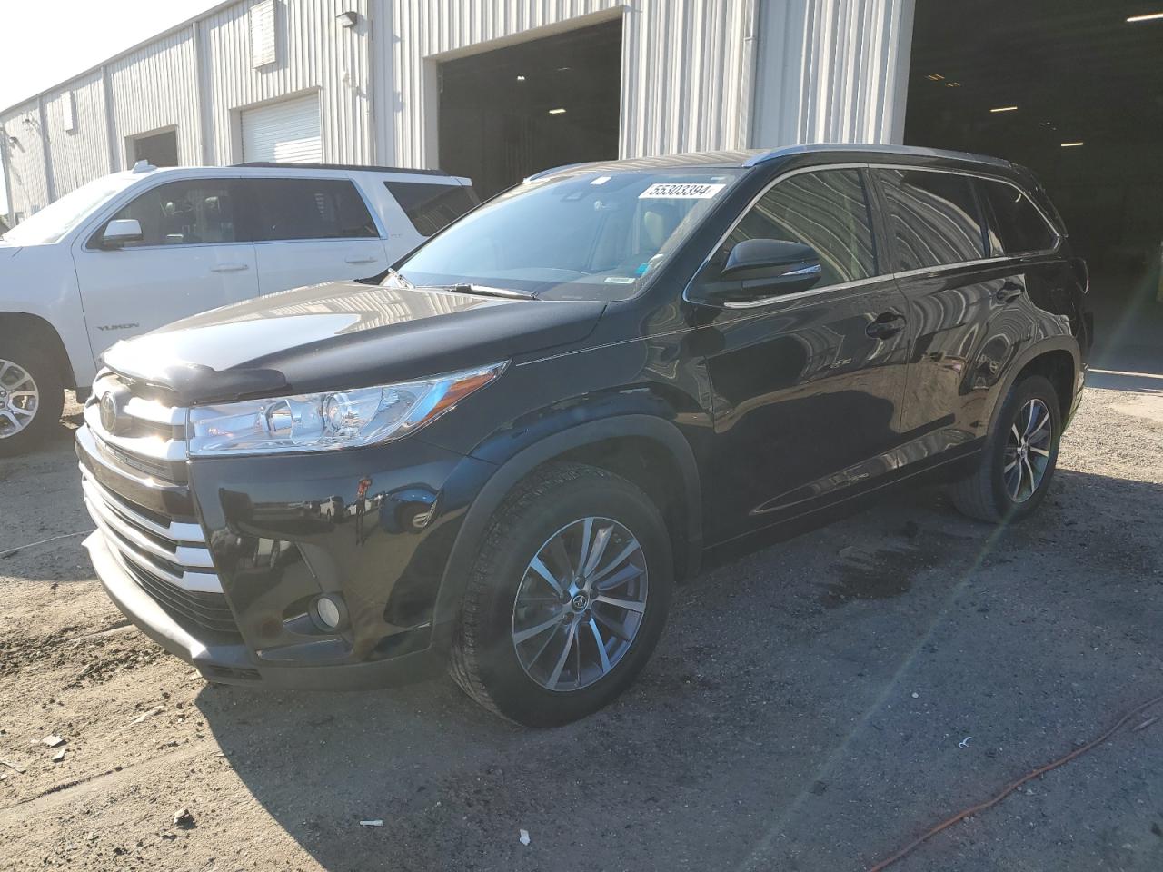 5TDKZRFH8HS517989 2017 Toyota Highlander Se