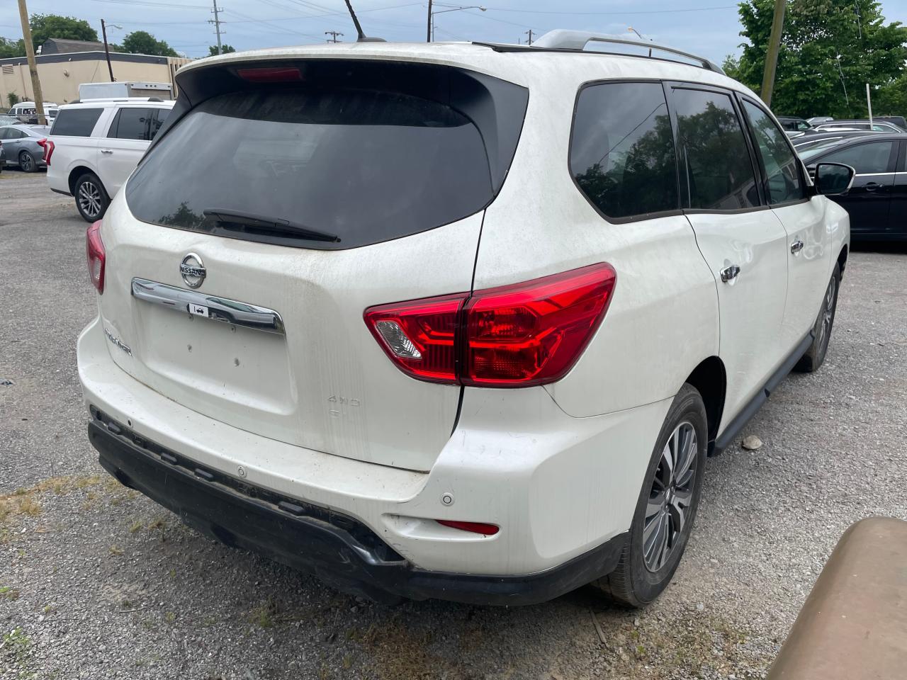 5N1DR2MN4HC686199 2017 Nissan Pathfinder S