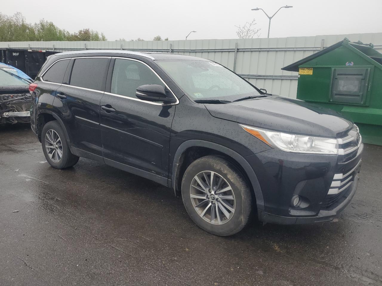 5TDJZRFH9KS620650 2019 Toyota Highlander Se