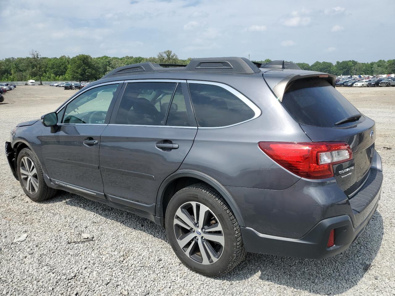 2018 Subaru Outback 2.5I Limited vin: 4S4BSANC7J3363970