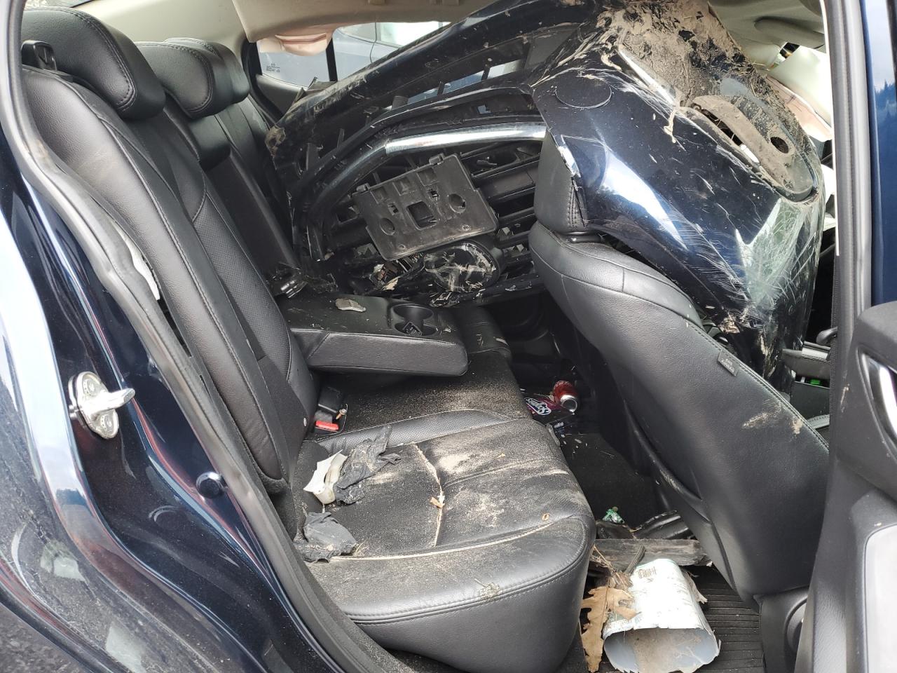 3MZBN1W33JM252158 2018 Mazda 3 Grand Touring