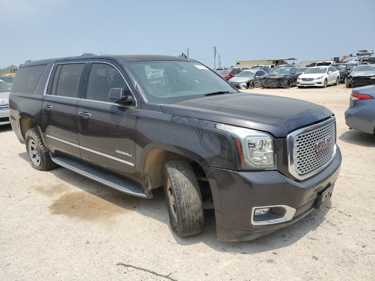 2016 GMC Yukon Xl Denali vin: 1GKS1HKJ3GR157378