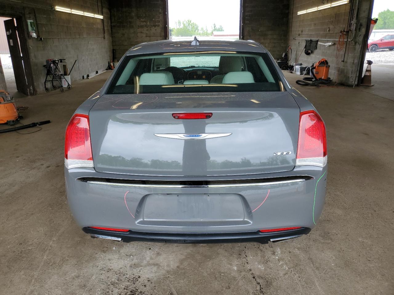 2C3CCAAG7JH253694 2018 Chrysler 300 Touring