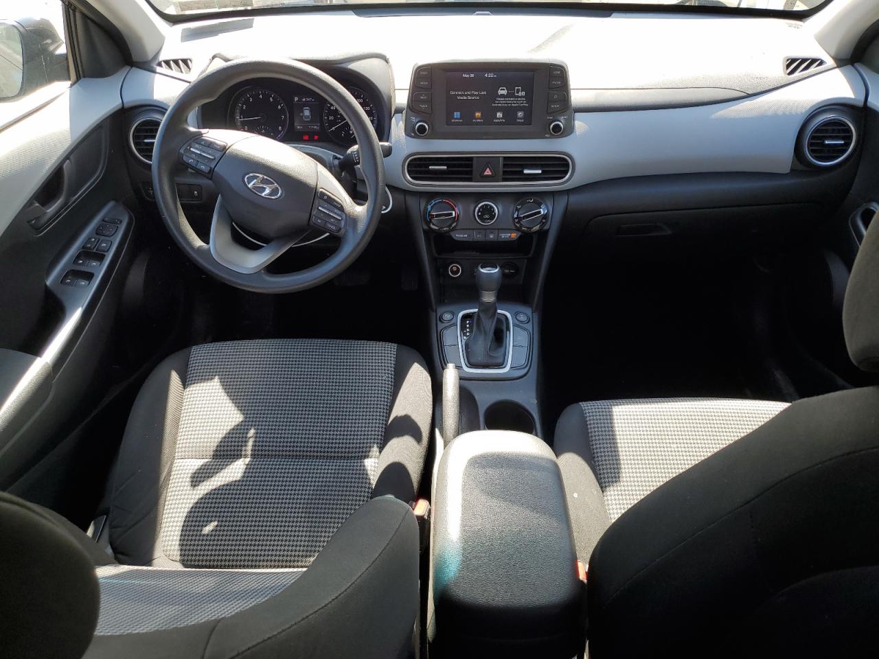 KM8K1CAA6JU081185 2018 Hyundai Kona Se