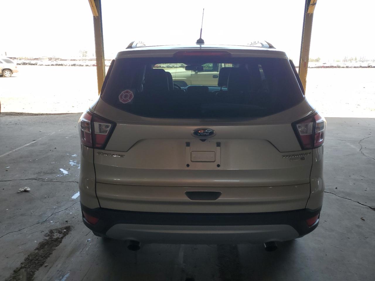 1FMCU9J95HUE74318 2017 Ford Escape Titanium