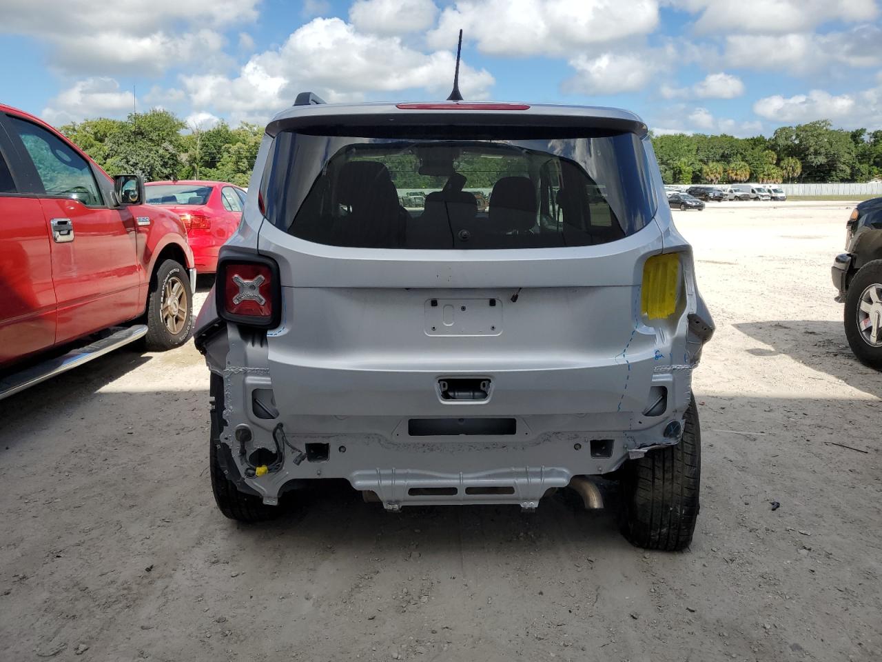 ZACCJABB8JPH35058 2018 Jeep Renegade Latitude