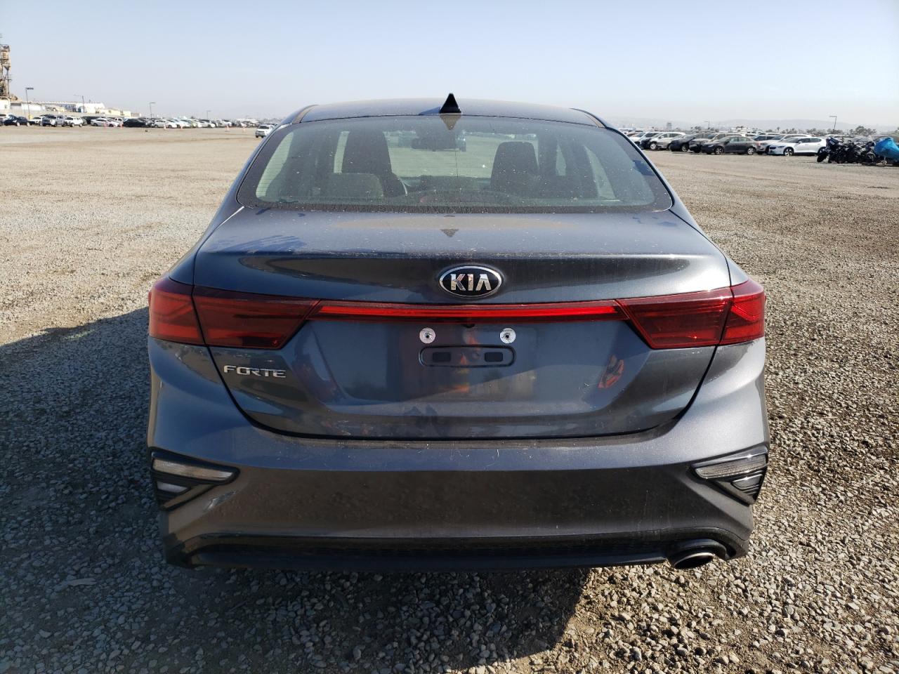 3KPF24AD2KE111835 2019 Kia Forte Fe