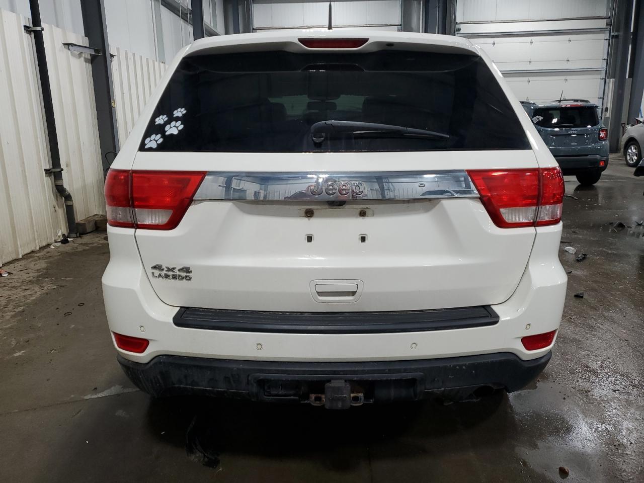 1J4RR4GG7BC519484 2011 Jeep Grand Cherokee Laredo