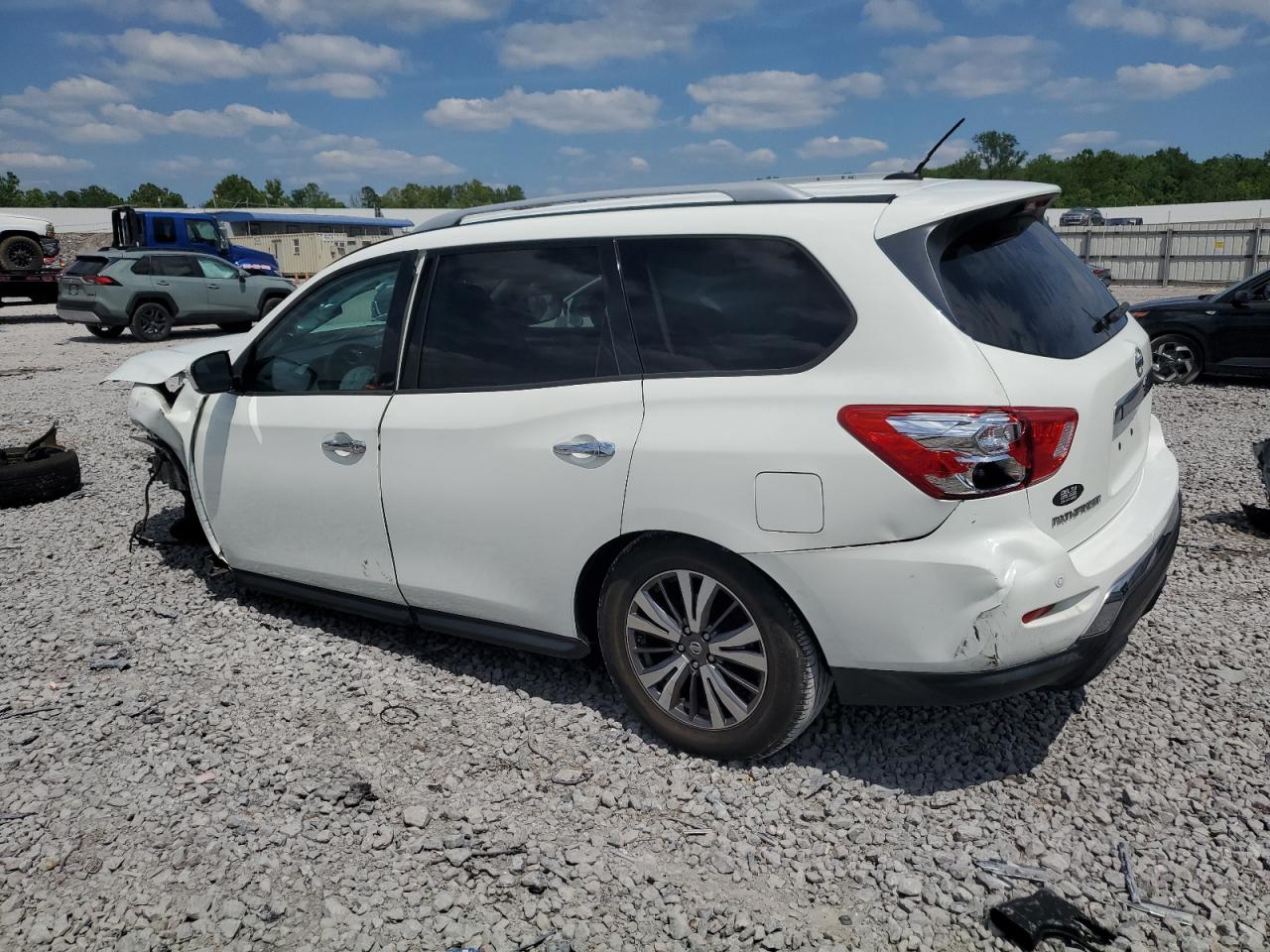 5N1DR2MNXHC685963 2017 Nissan Pathfinder S