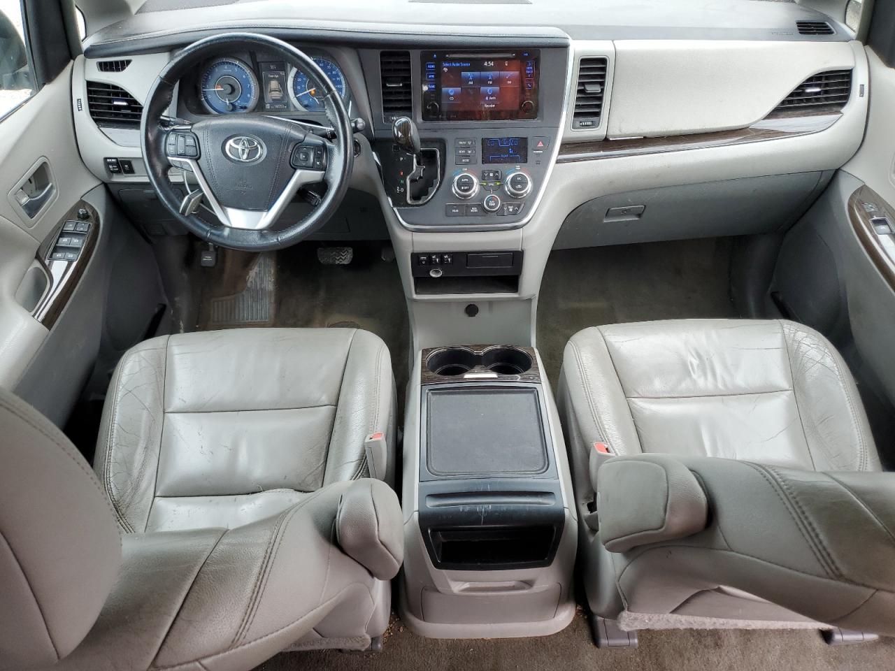 5TDYK3DC0GS748502 2016 Toyota Sienna Xle