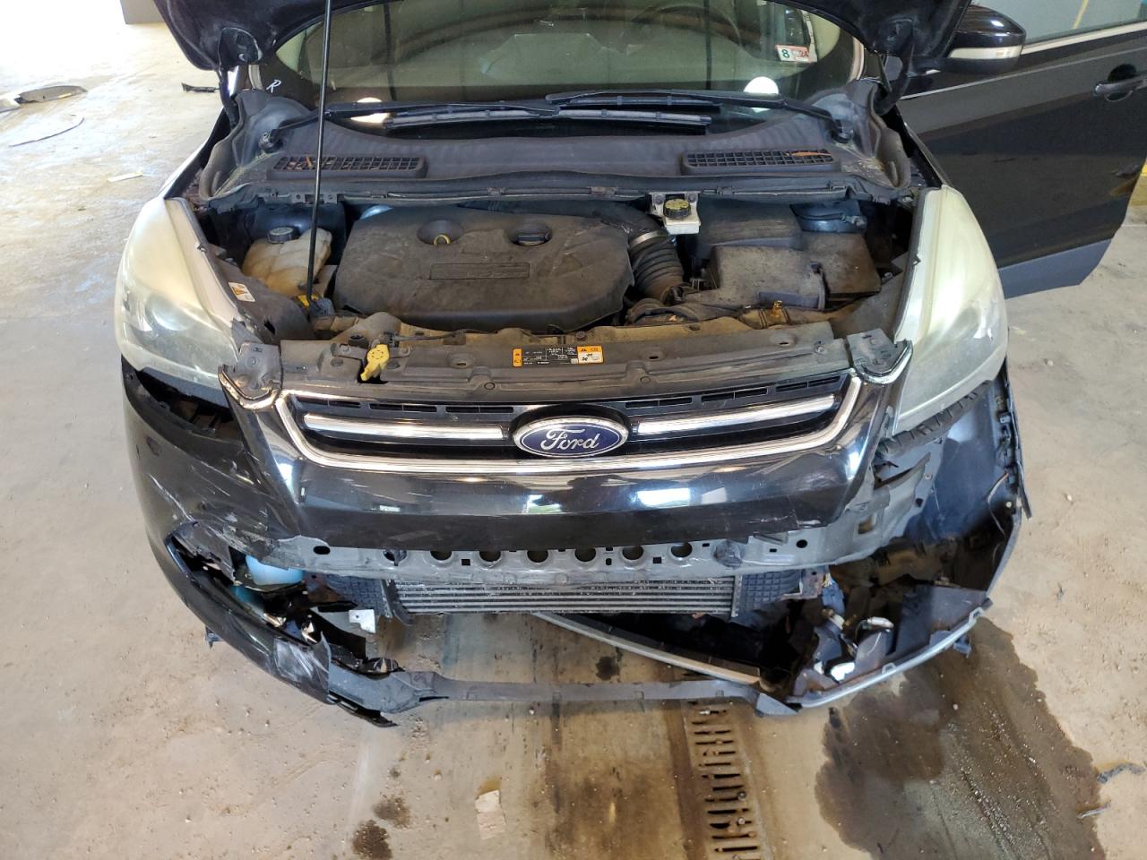 1FMCU0J94EUA44058 2014 Ford Escape Titanium