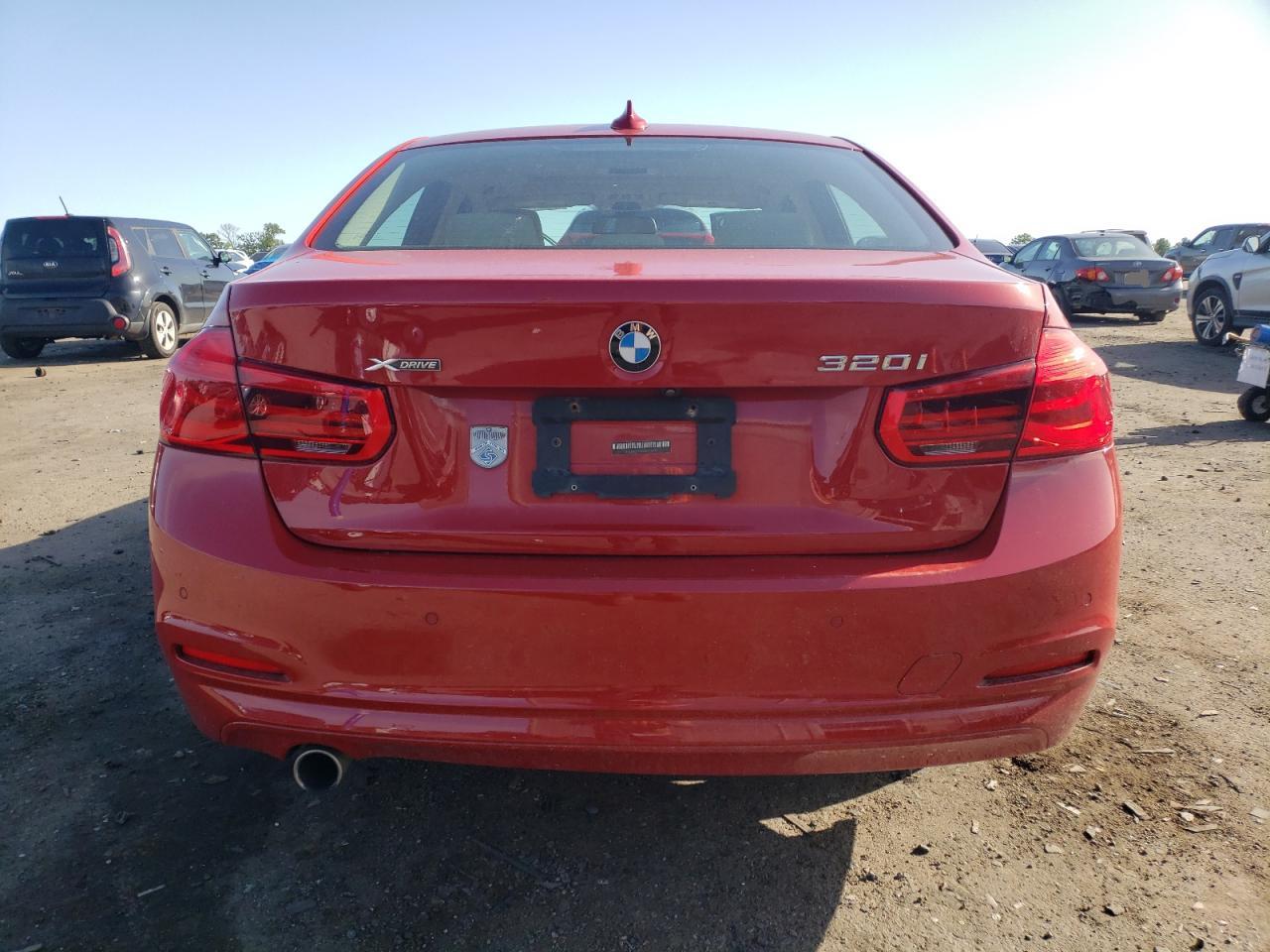 WBA8E5G54JNV02272 2018 BMW 320 Xi