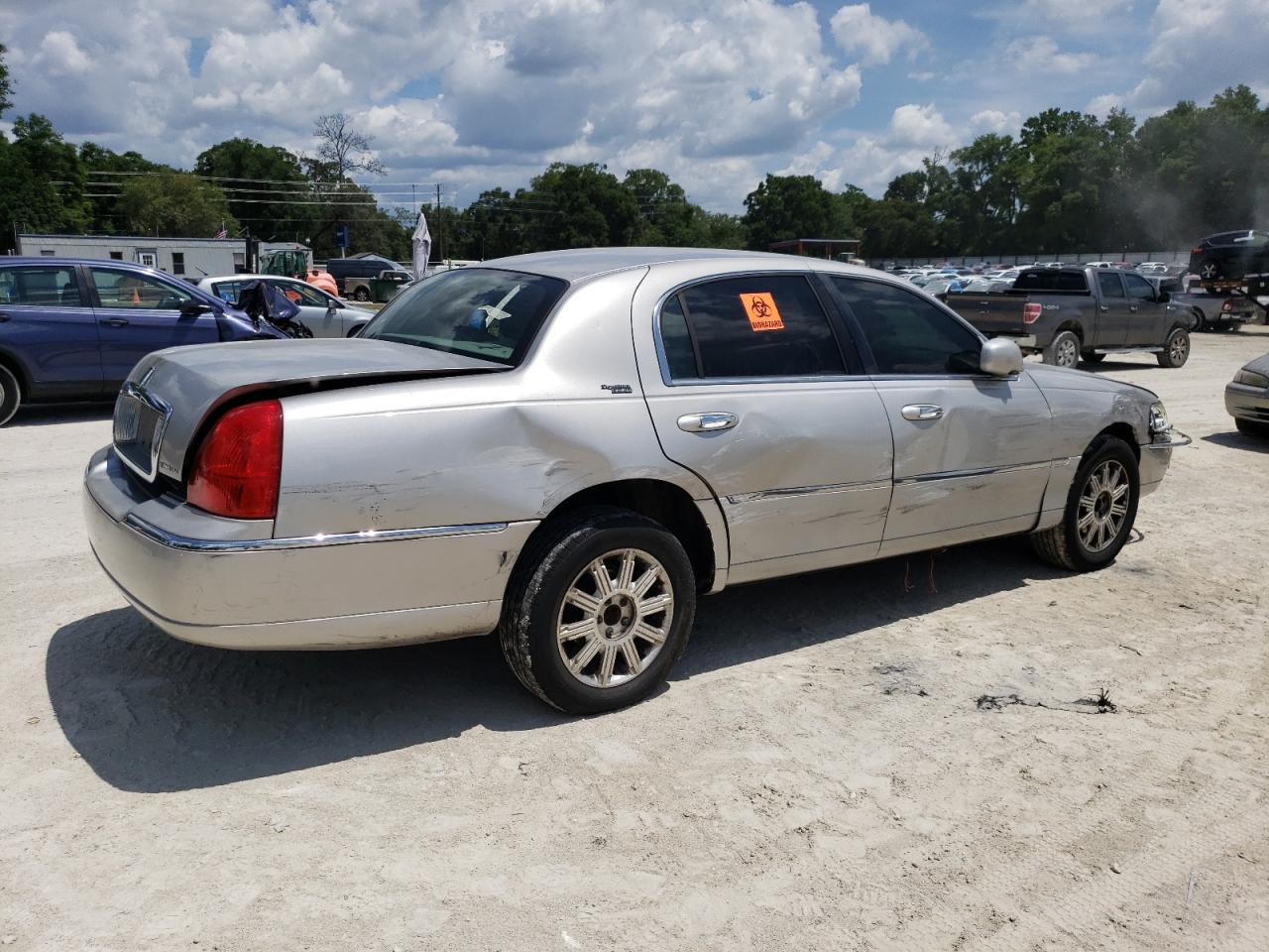 1LNHM82V67Y601239 2007 Lincoln Town Car Signature Limited