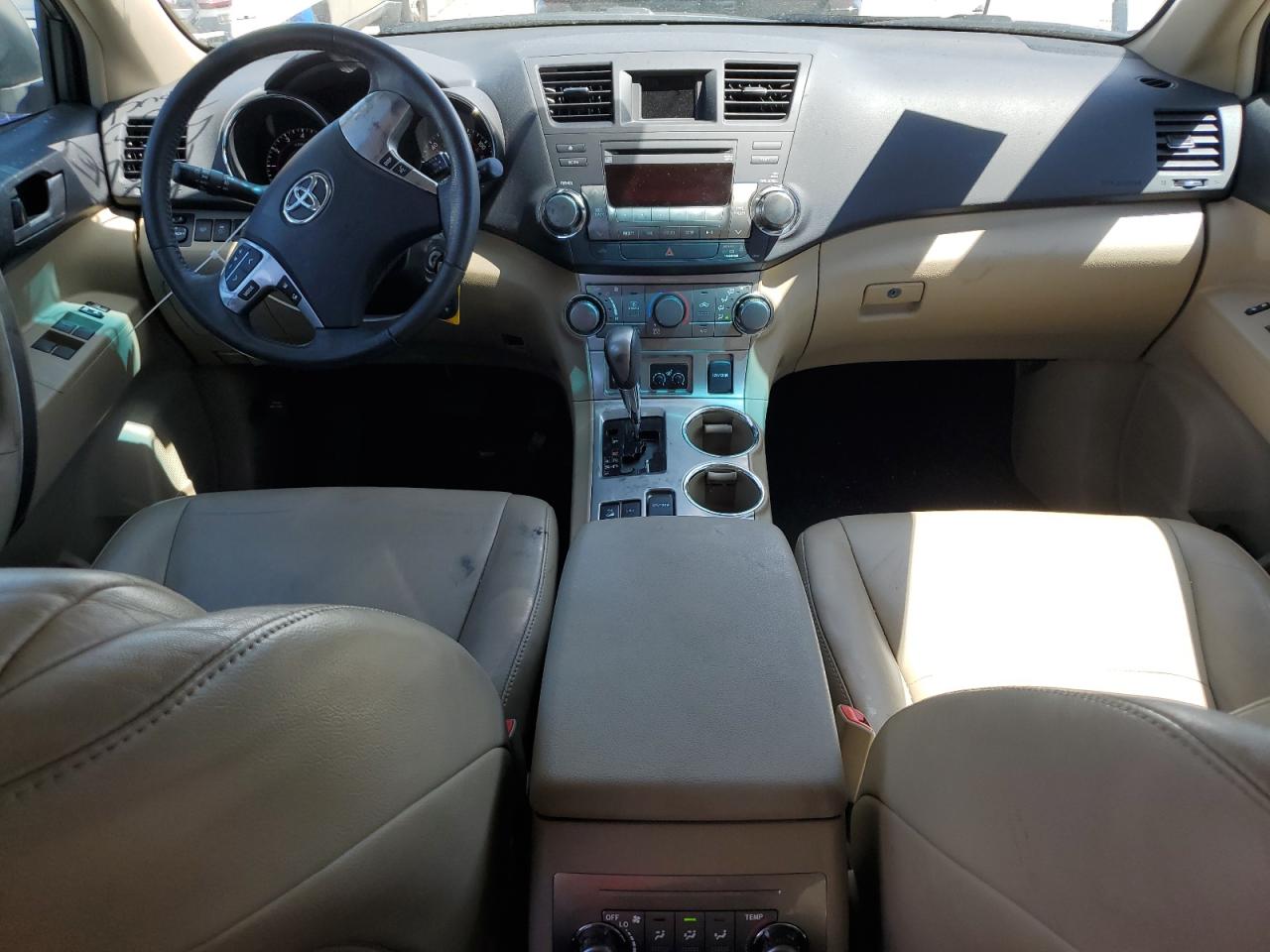 5TDBK3EH3CS173967 2012 Toyota Highlander Base