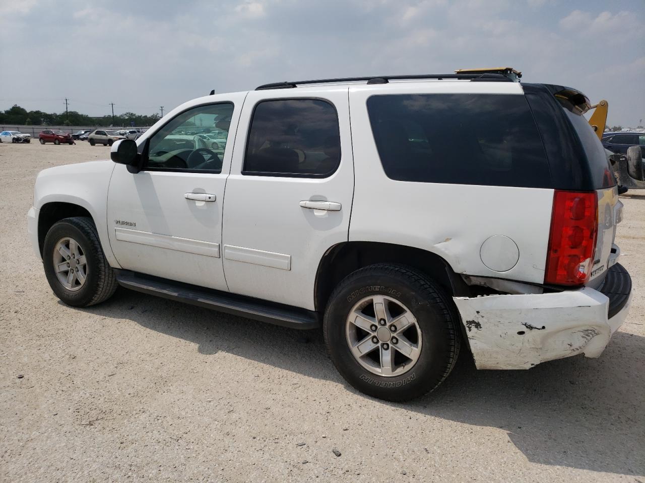 1GKS1AE03BR232826 2011 GMC Yukon Sle