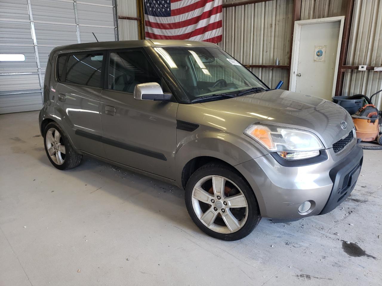 KNDJT2A2XA7102437 2010 Kia Soul +