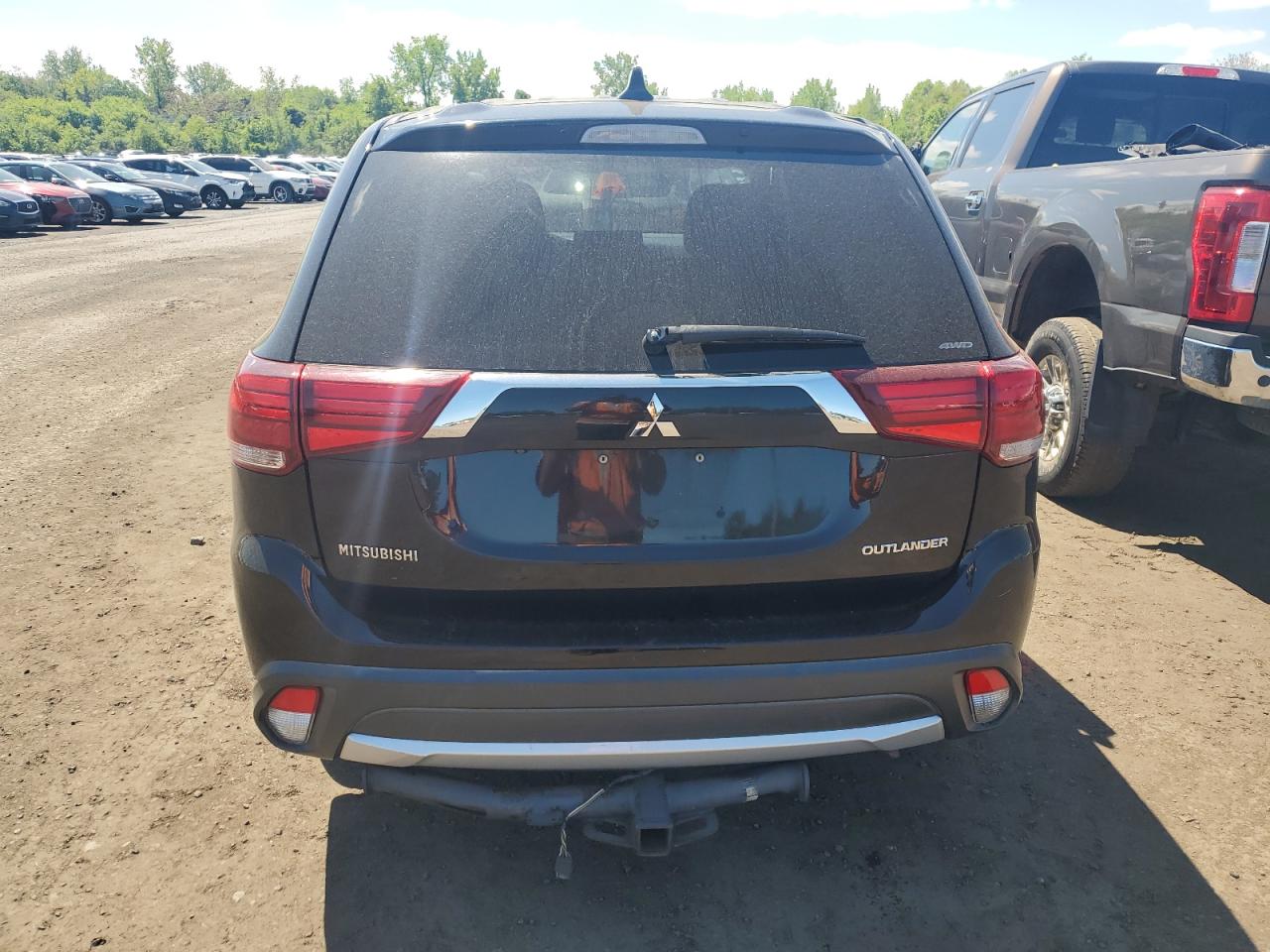 2017 Mitsubishi Outlander Es vin: JA4AZ2A36HZ000388