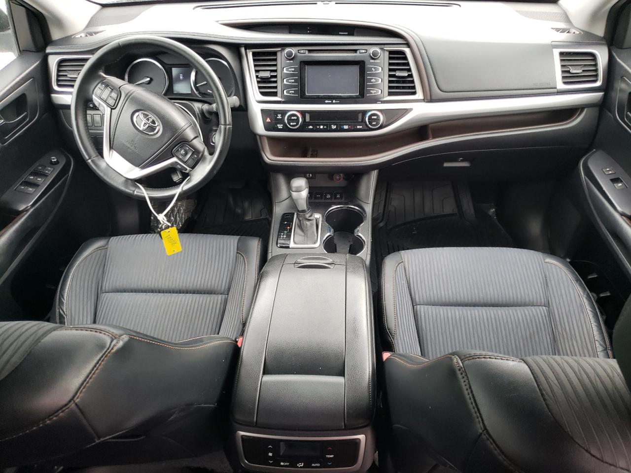 5TDBKRFH3ES047757 2014 Toyota Highlander Le