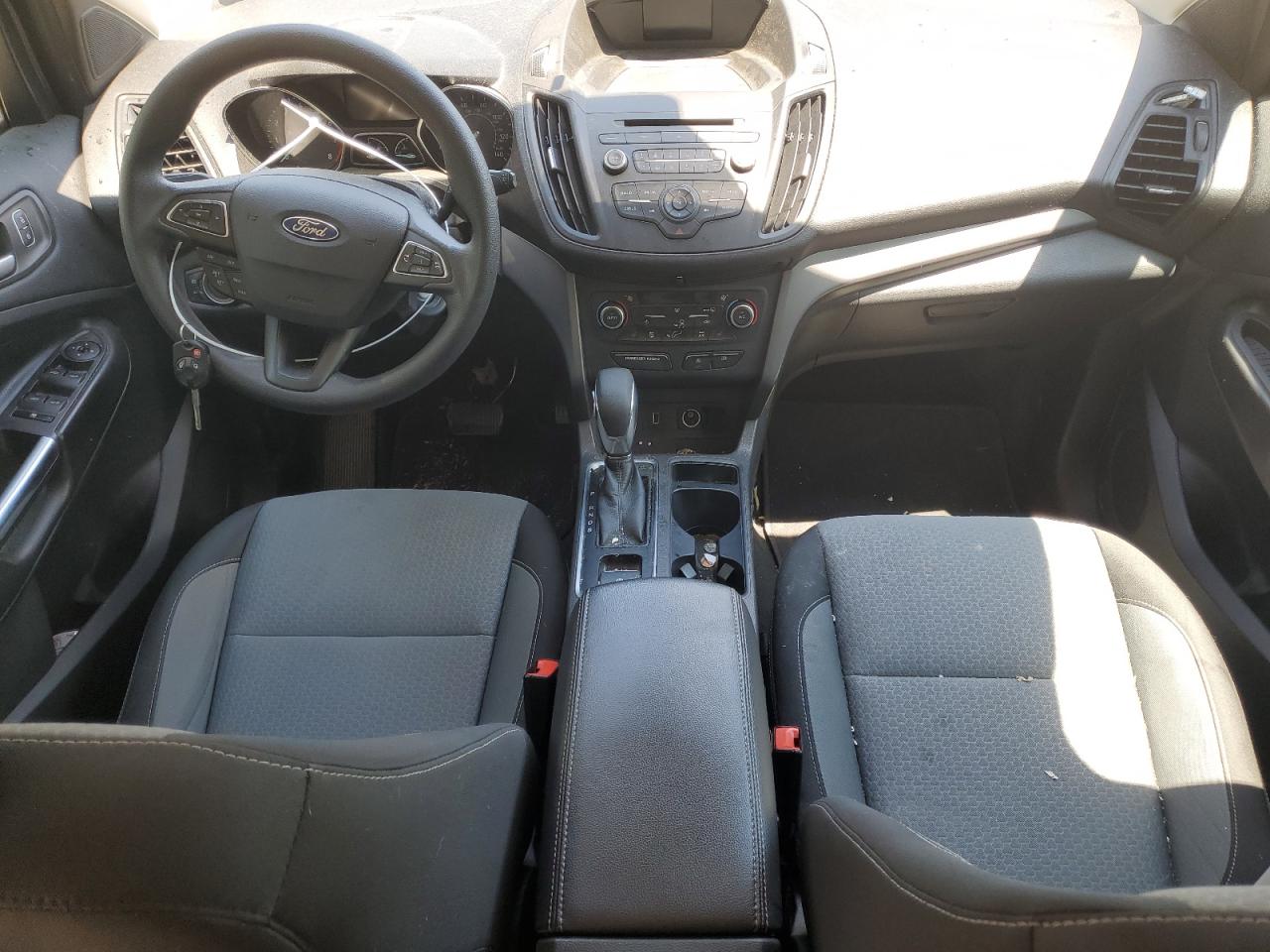 1FMCU9GD0JUD06863 2018 Ford Escape Se