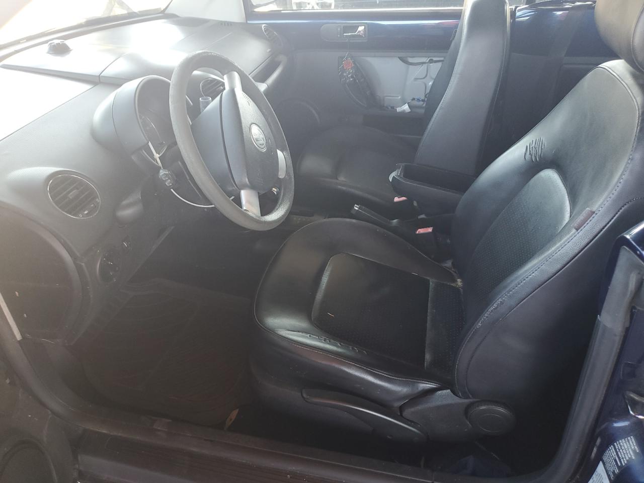 3VWRF31Y86M312131 2003 Volkswagen New Beetle Convertible Option Package 1