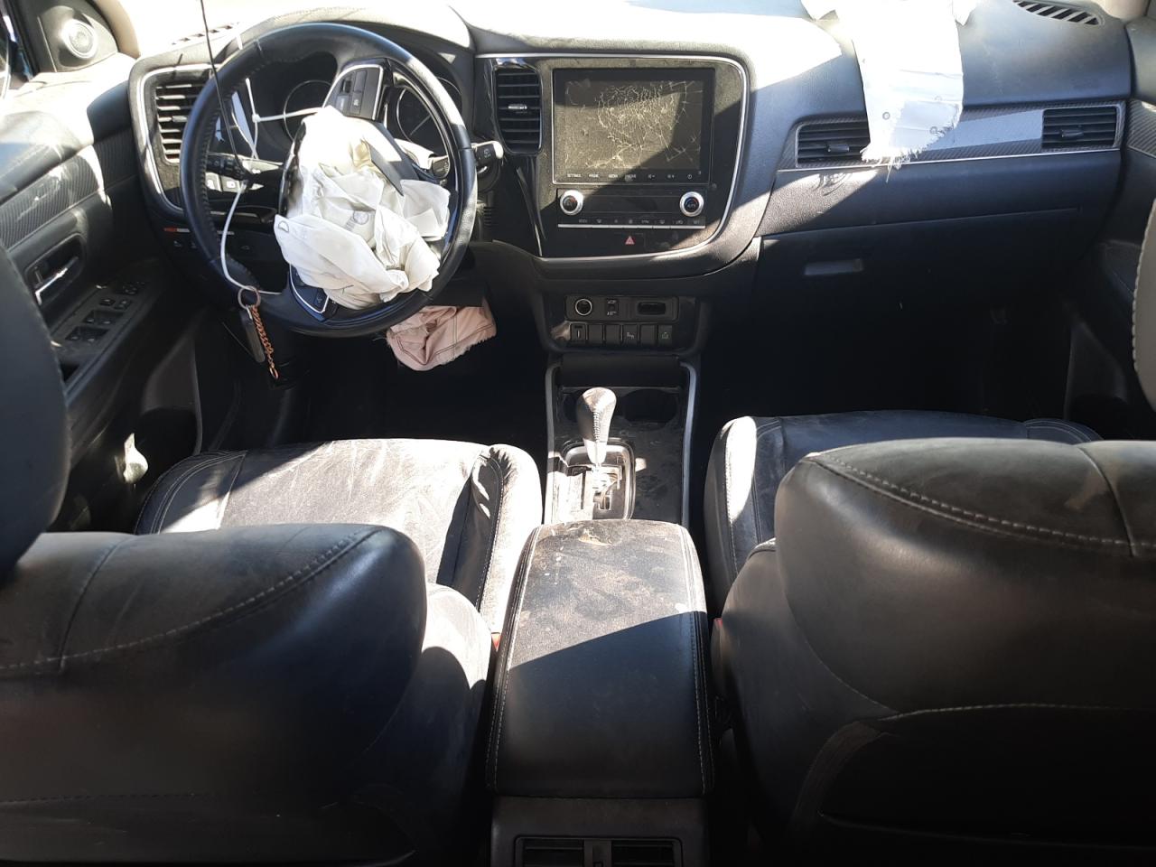 JA4AD3A3XLZ040387 2020 Mitsubishi Outlander Se