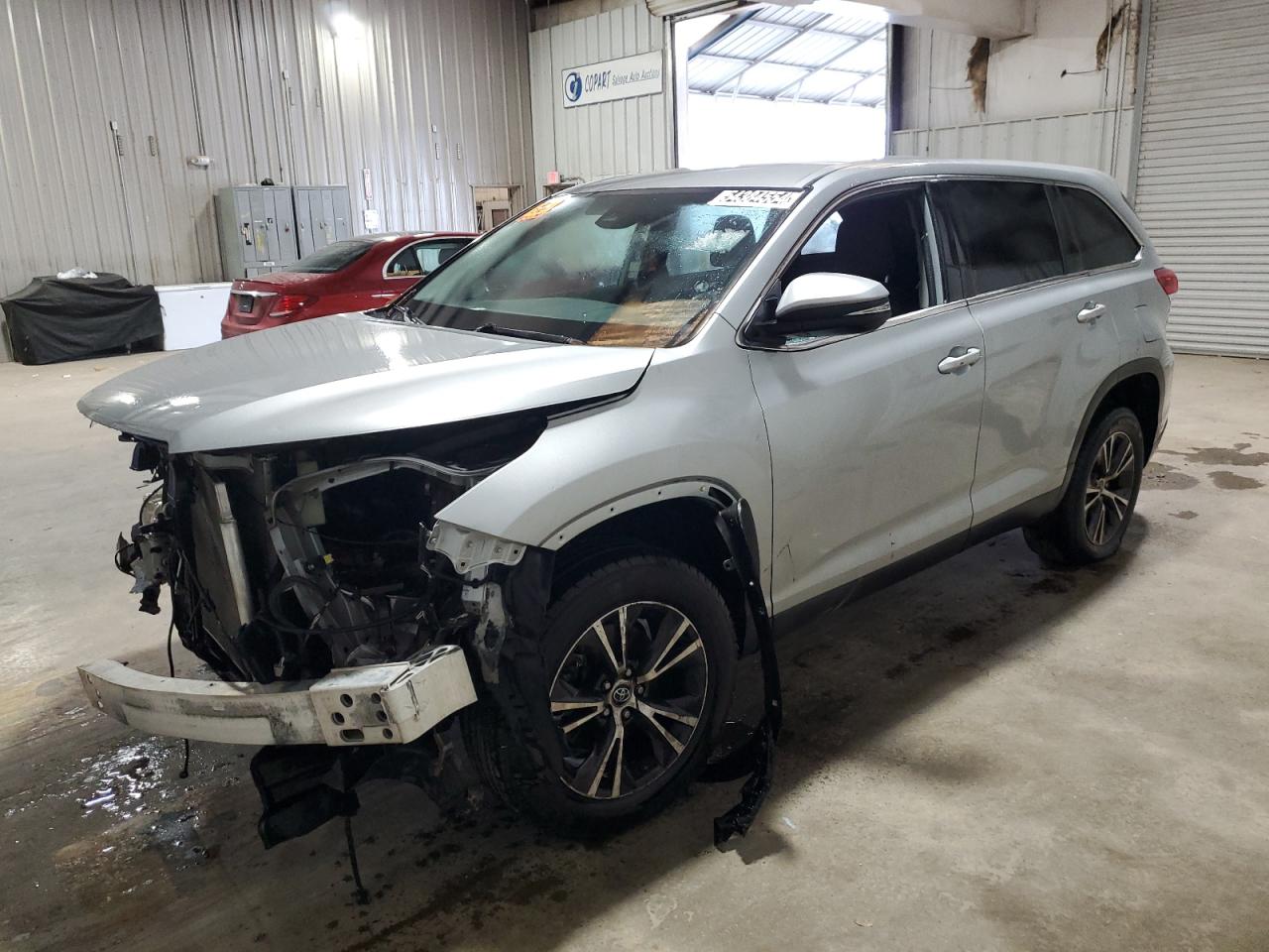 5TDZZRFH4KS324826 2019 Toyota Highlander Le