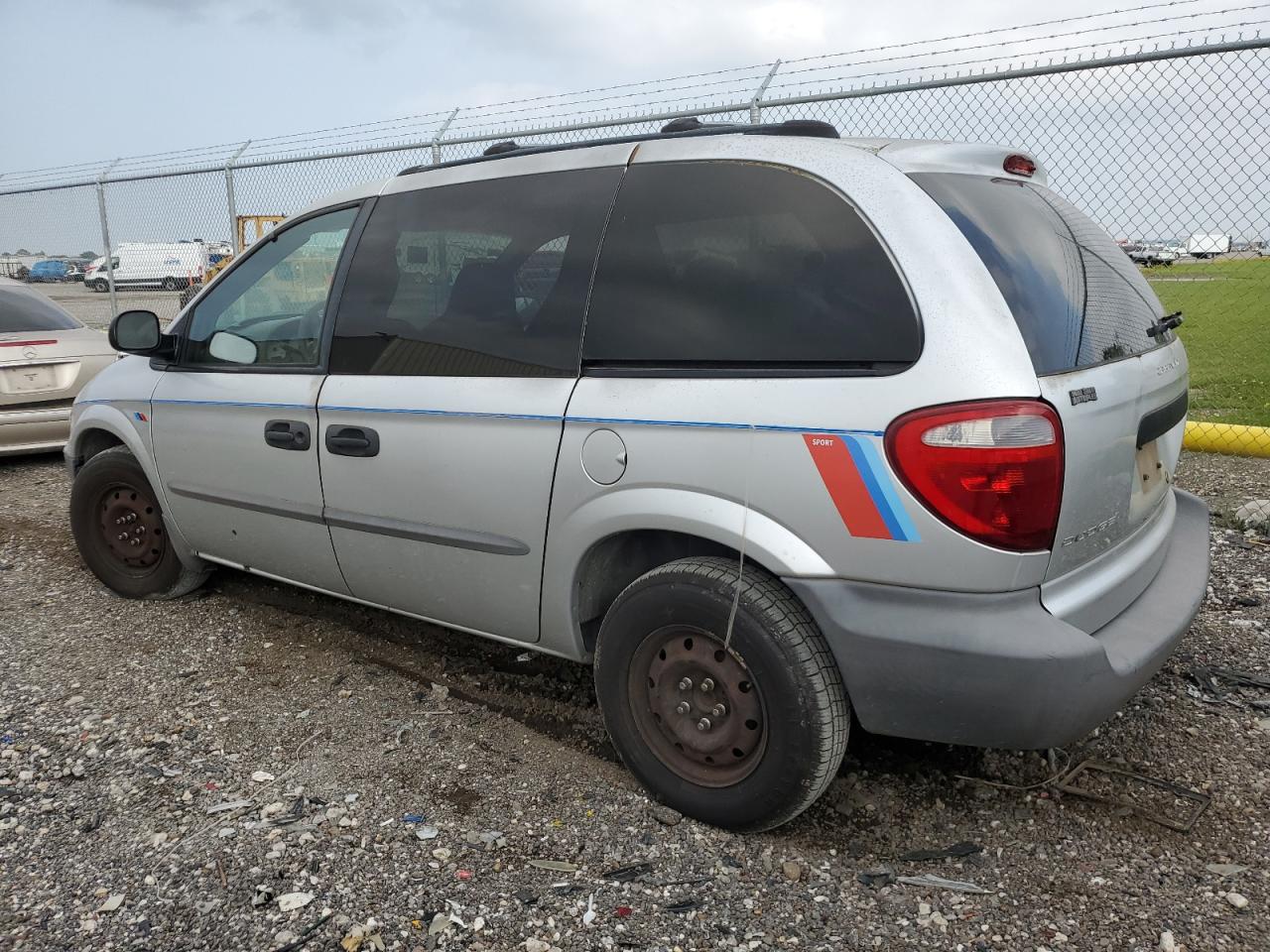 1B4GP25392B523997 2002 Dodge Caravan Se