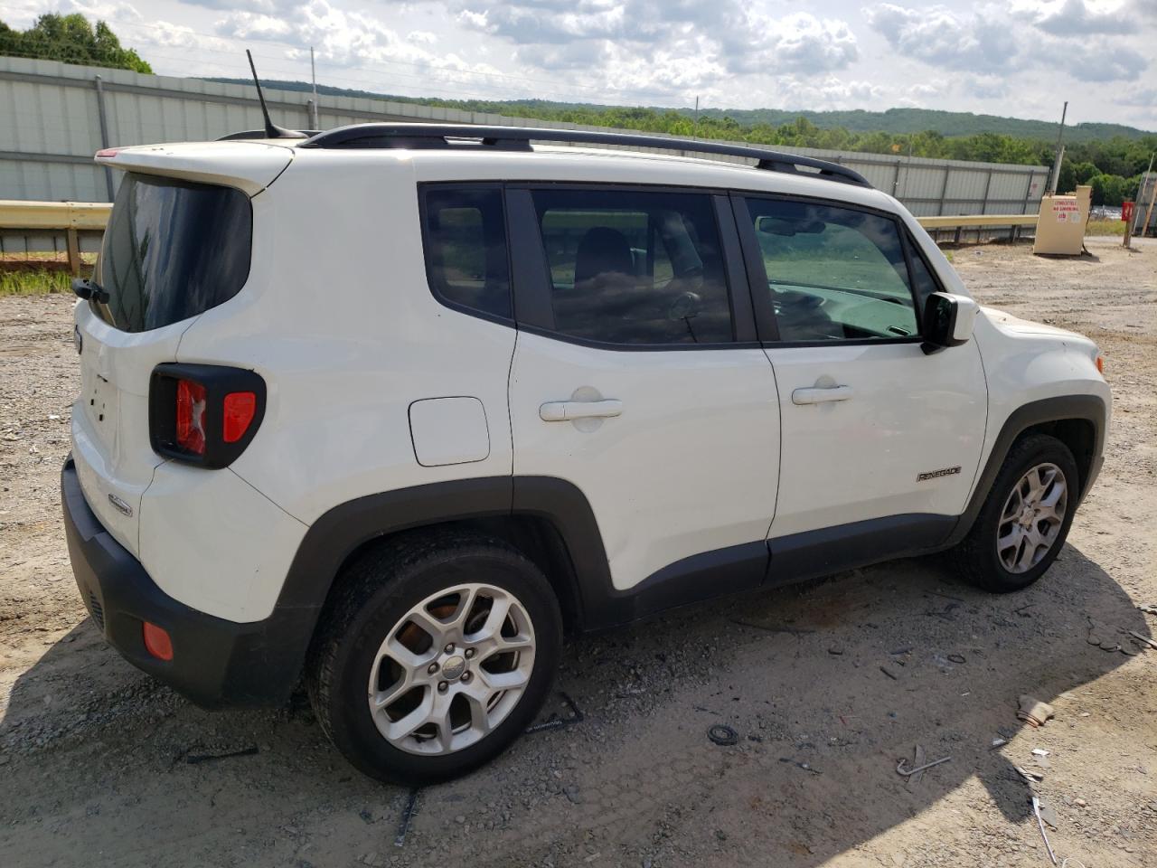 ZACCJABB2JPJ56273 2018 Jeep Renegade Latitude