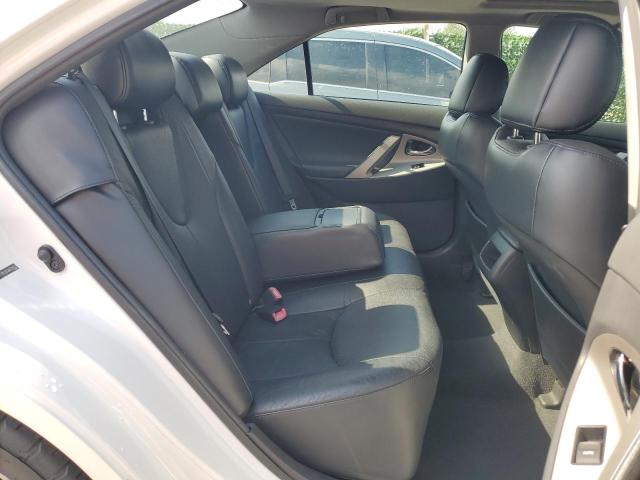 2010 Toyota Camry - Image 10