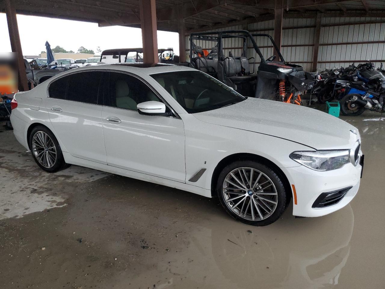 WBAJA9C53JB249828 2018 BMW 530E