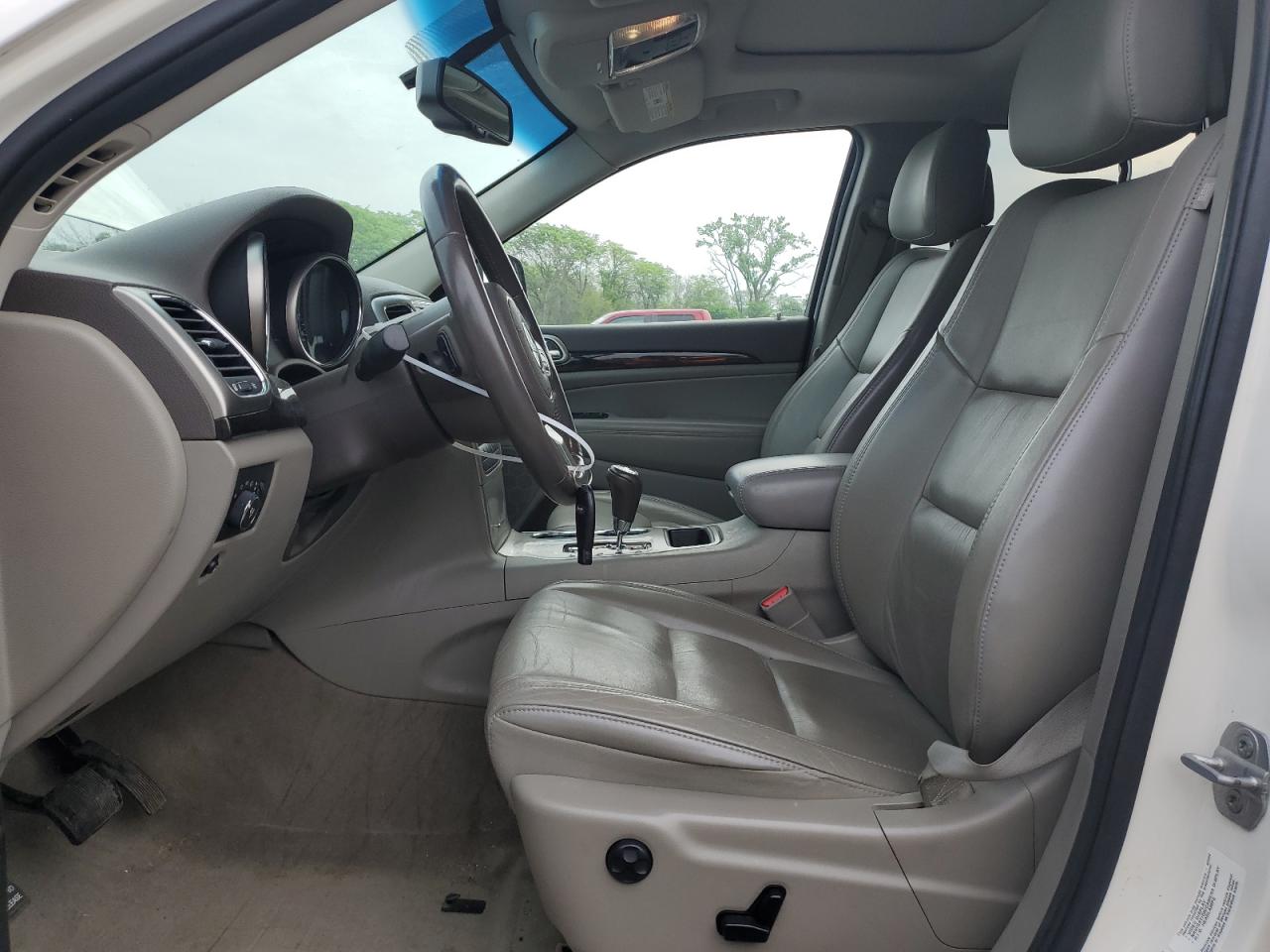 1J4RR4GG3BC671620 2011 Jeep Grand Cherokee Laredo