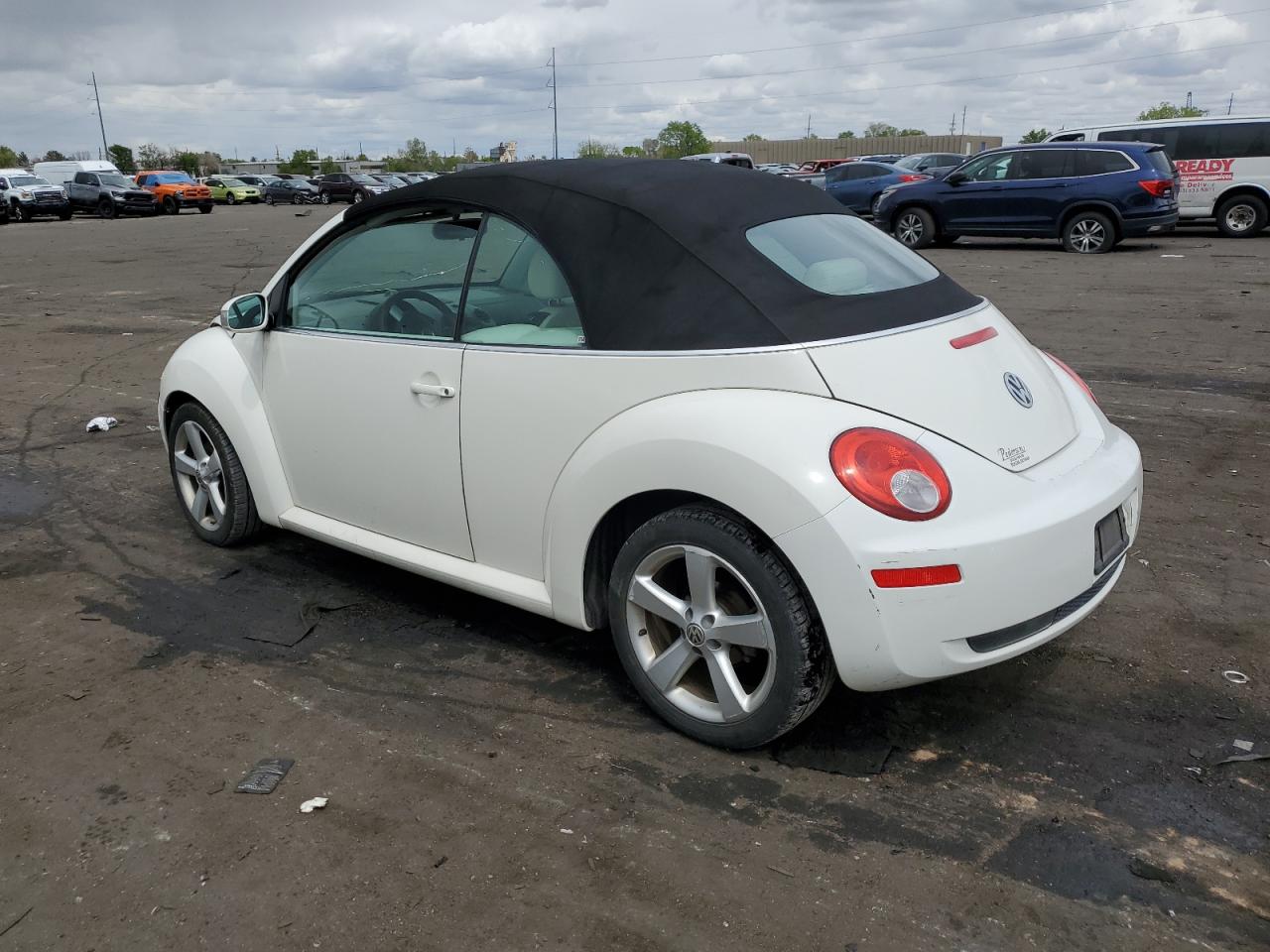 3VWFF31YX7M422392 2007 Volkswagen New Beetle Triple White