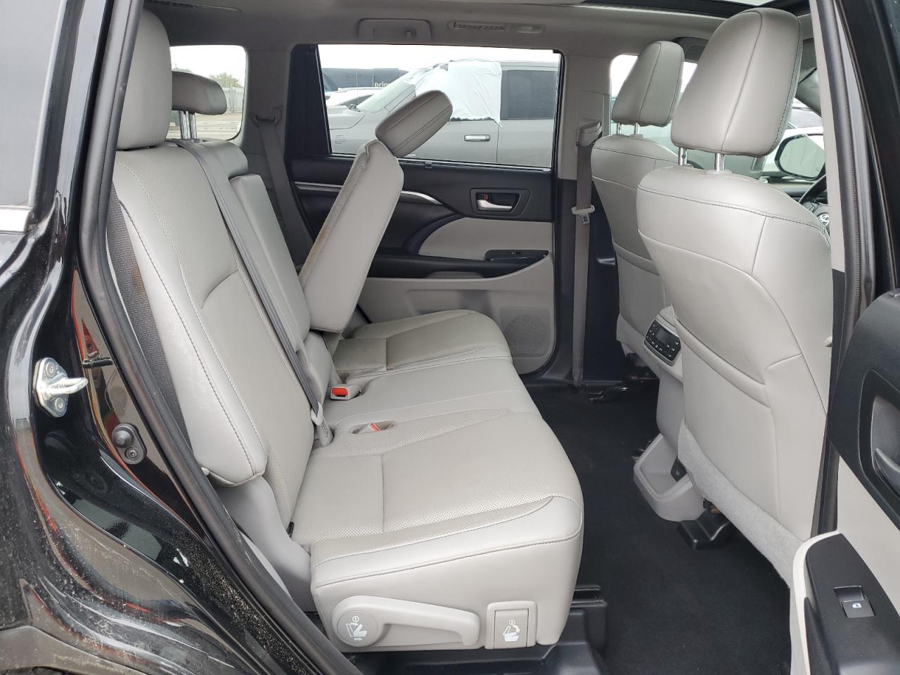 5TDYZRFH5KS334096 2019 Toyota Highlander Limited Platinum