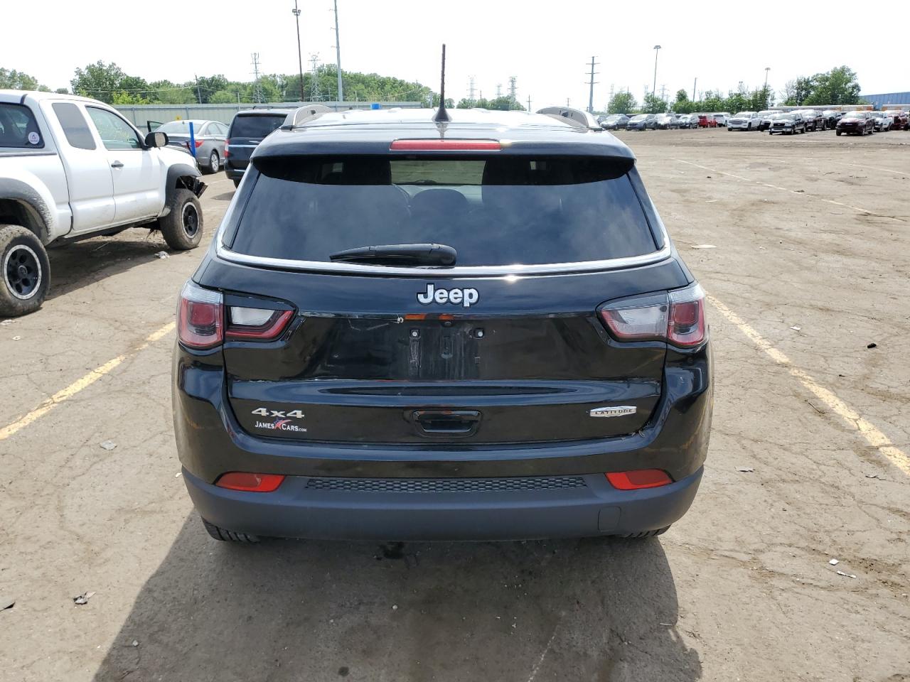 3C4NJDBB8KT656882 2019 Jeep Compass Latitude