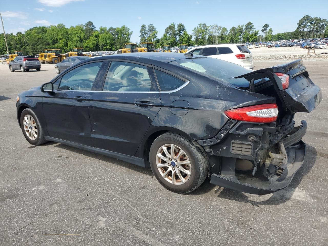 2015 Ford Fusion S vin: 3FA6P0G74FR274213