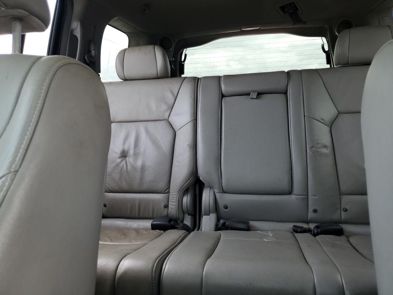 5FNYF4H84AB025361 2010 Honda Pilot Touring