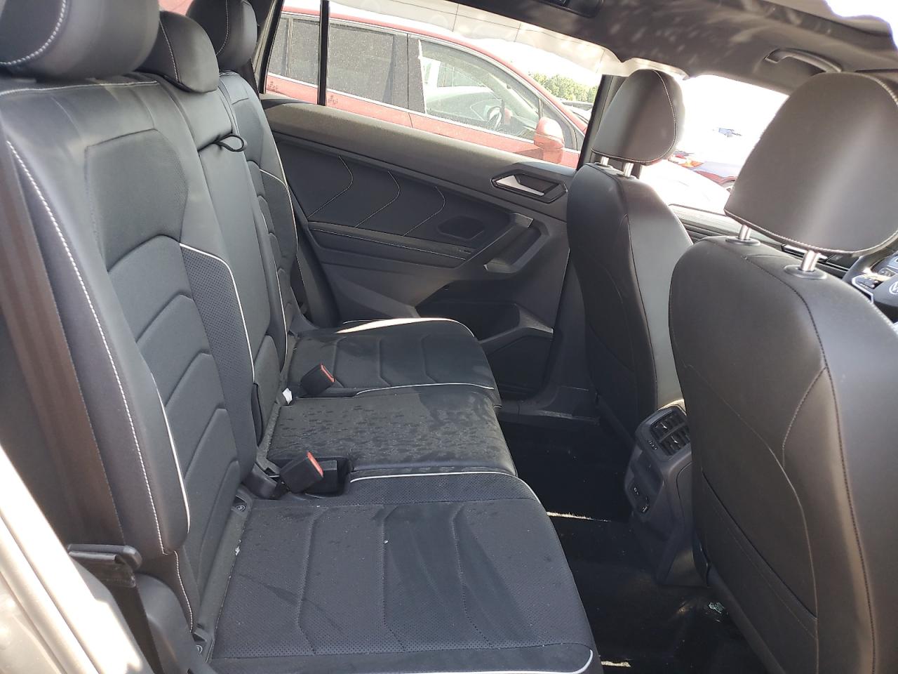 3VV4B7AX7NM096215 2022 Volkswagen Tiguan Sel R-Line