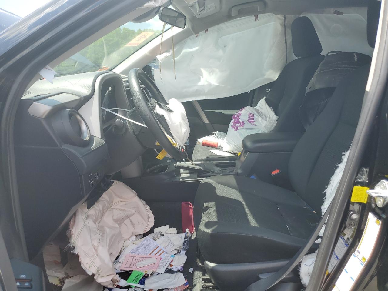 2T3BFREV4HW692352 2017 Toyota Rav4 Le