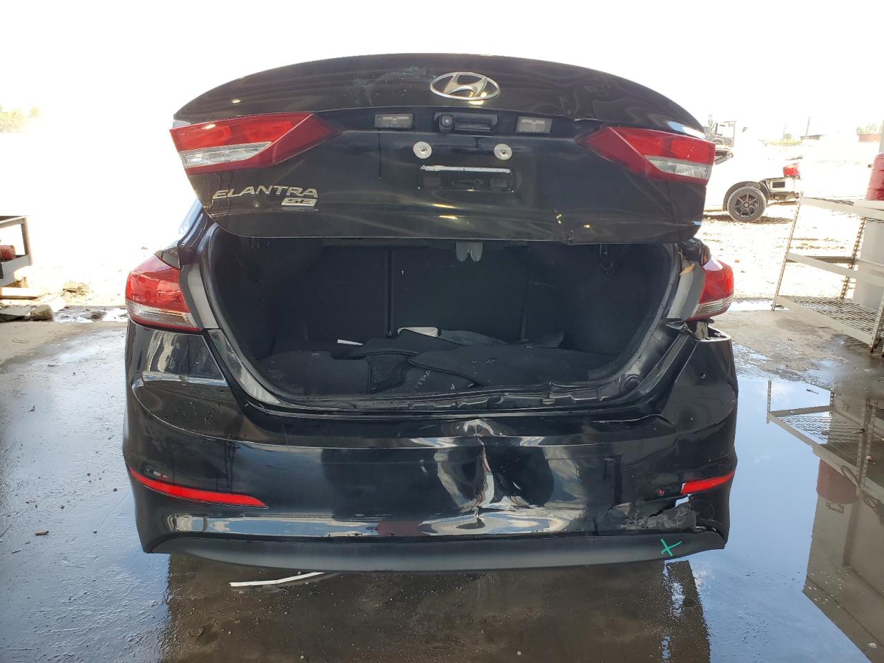 5NPD74LF2JH401641 2018 Hyundai Elantra Se