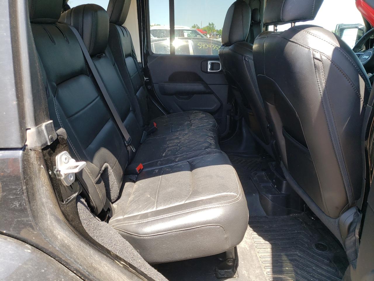 1C4HJXENXKW687520 2019 Jeep Wrangler Unlimited Sahara