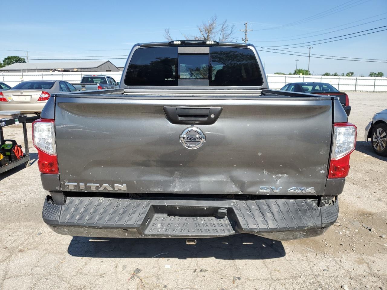 1N6AA1E51JN507793 2018 Nissan Titan Sv