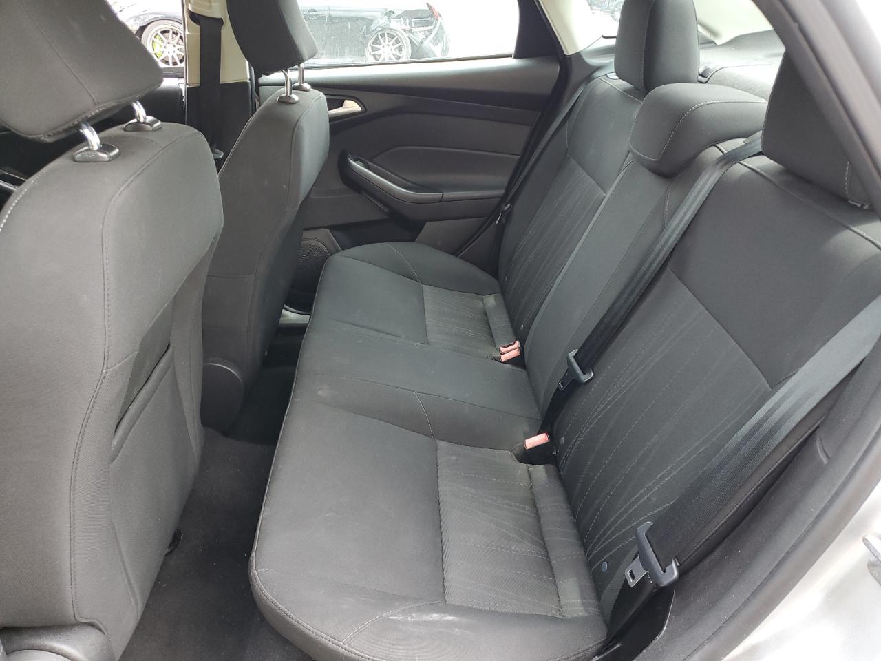 1FADP3F24FL383171 2015 Ford Focus Se