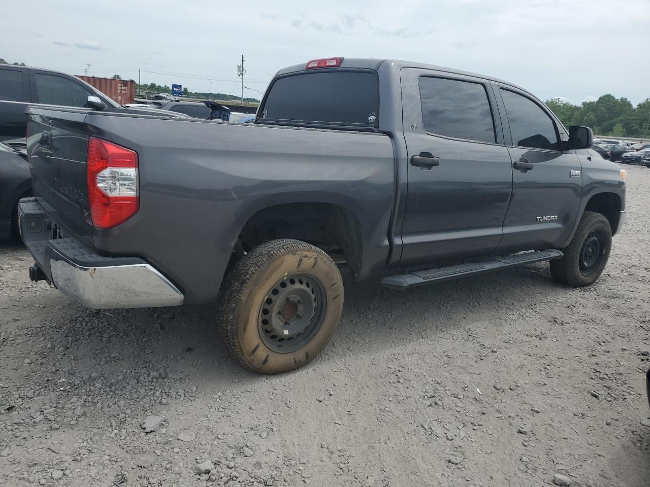 5TFDW5F1XGX576998 2016 Toyota Tundra Crewmax Sr5