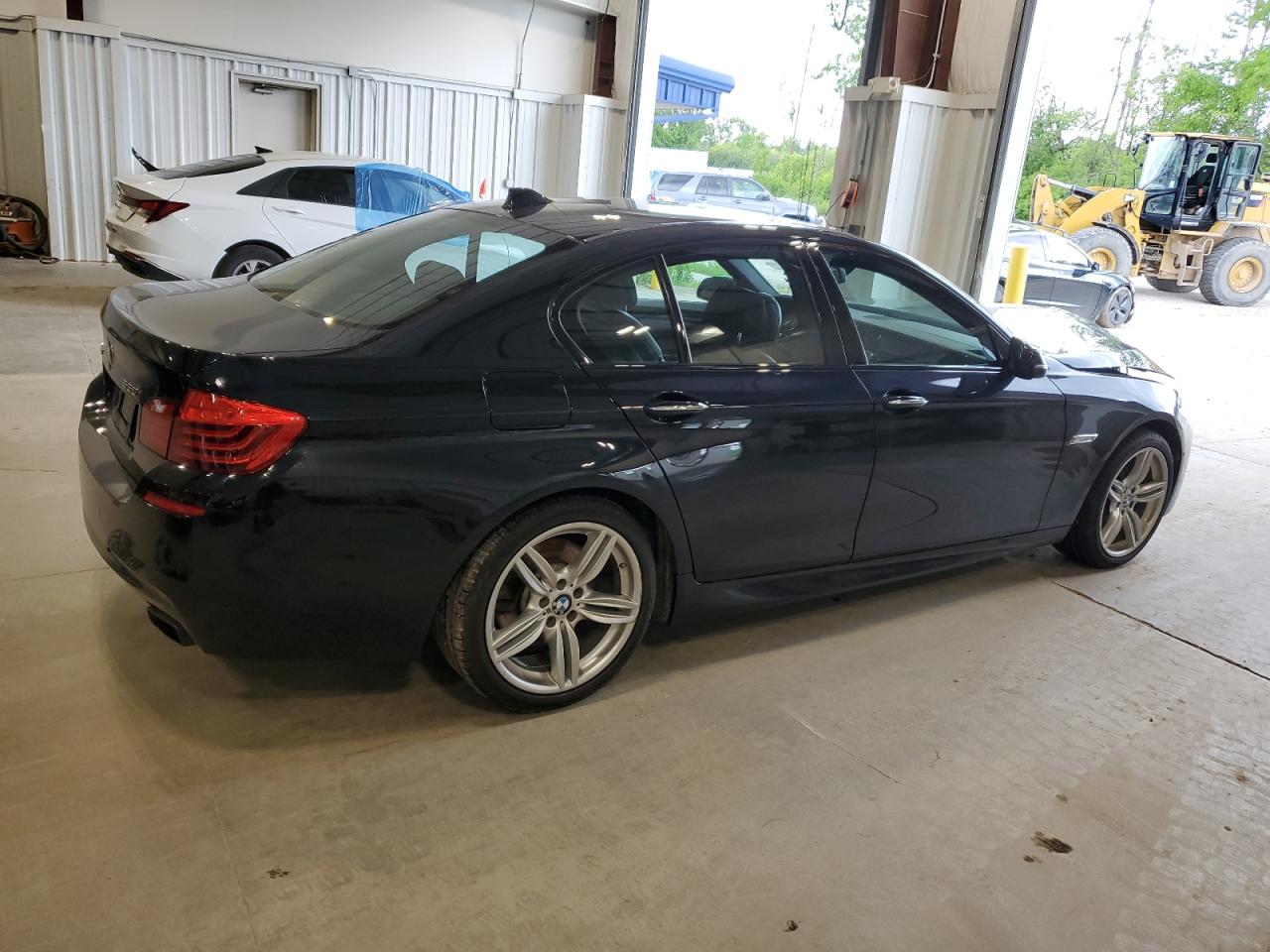 WBAKP9C58FD693785 2015 BMW 550 Xi