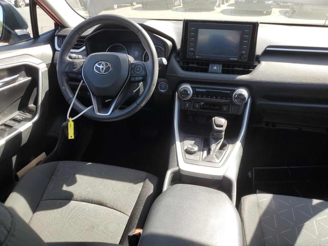 2T3RWRFV1LW081197 2020 Toyota Rav4 Xle