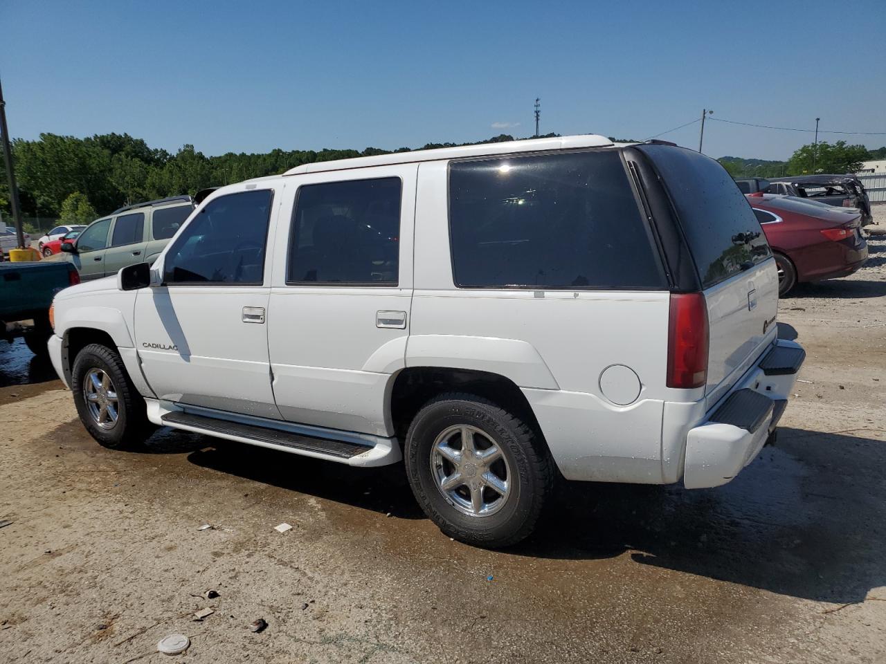 1GYEK13R5YR124122 2000 Cadillac Escalade